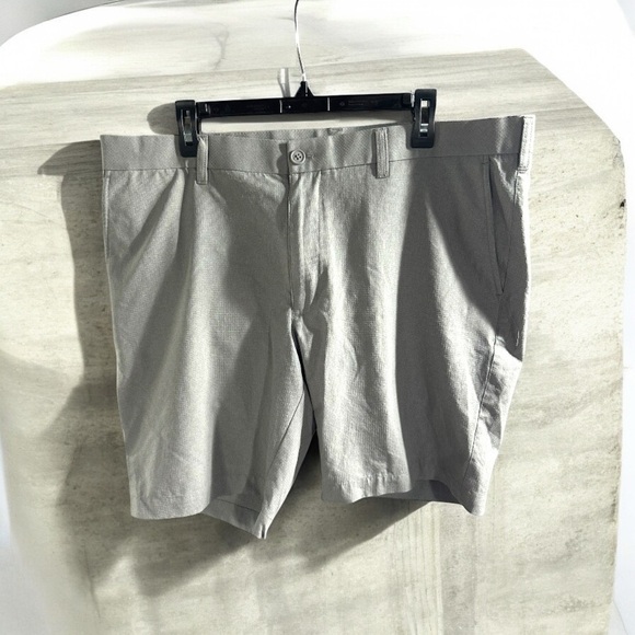 Roundtree & Yorke Performance Golf Shorts Size 40 Gray Athletic - Picture 1 of 6